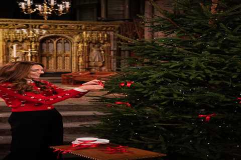 Kate Middleton ties bows on Christmas tree at Westminster Abbey ahead of televised carol concert