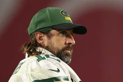 NBC Sports’ Mike Florio Believes Aaron Rodgers ‘Could Be’ Considering Retirement Amid Explosive..