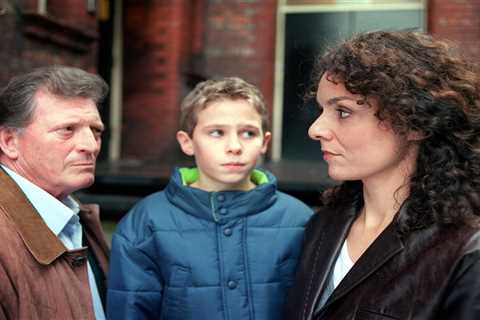 Coronation Street’s original Adam Barlow actor Iain De Caestecker is unrecognisable 18 years after..