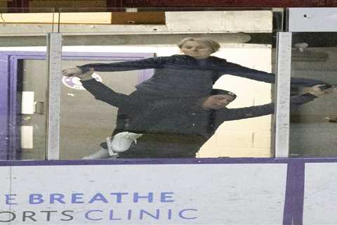 Coronation Street’s Sally Dynevor tries out terrifying lift in Dancing on Ice training with partner ..