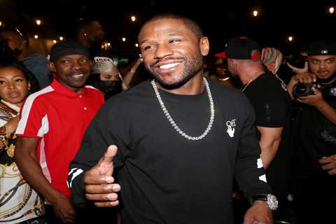 Floyd Mayweather Drops Thousands at Miami Strip Club to Celebrate His 45th Birthday