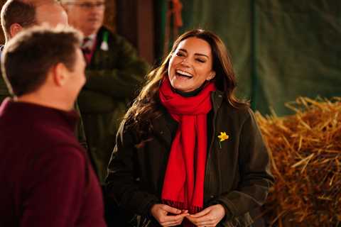Kate Middleton laughs as she and Prince William visit Welsh farm on St David’s Day