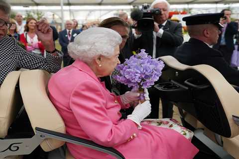 Queen pays touching flower tribute to The Sun’s late gardening editor Peter Seabrook