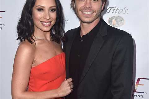 Cheryl Burke Reveals She 'Forced' Estranged Husband Matthew Lawrence Into Therapy During..