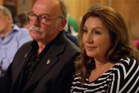 Jane McDonald fights back tears as she pays emotional tribute to late father on travel show