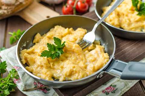 Martha Stewart’s Secret To Fluffy Scrambled Eggs Is Surprisingly Simple