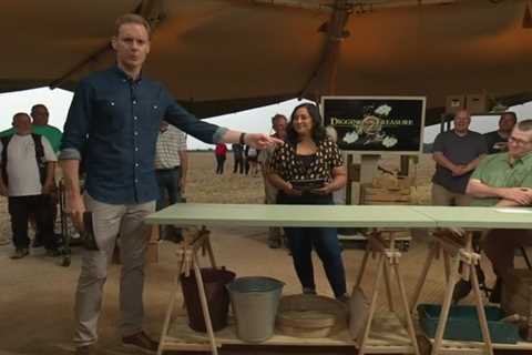 Dan Walker and Michaela Strachan’s new show Digging for Treasure baffles viewers as they all make..