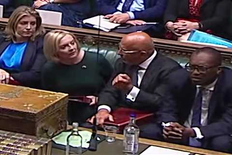 Dramatic moment Liz Truss was told about the Queen’s health during Commons debate