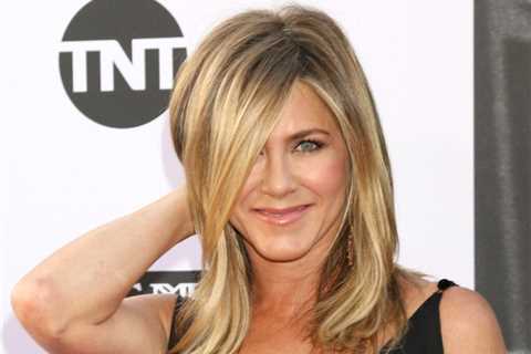 Jennifer Aniston’s Stylist Swears This Brush ‘Always Delivers’ For Her Signature Blowout