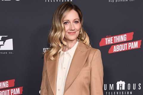 Judy Greer Got Better Advice From Her Costume Designer Than Her Doctors About Menopause, So She..