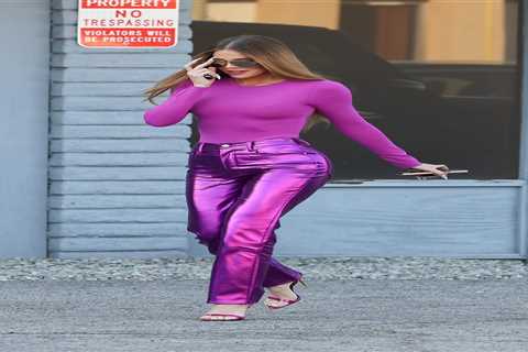 Khloe Kardashian suffers embarrassing wardrobe malfunction as she shows off shrinking legs &..