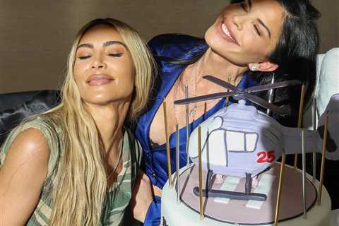 Kardashian fans ‘can’t get over’ Kim’s real neck with wrinkles in rare unedited photo her friend..