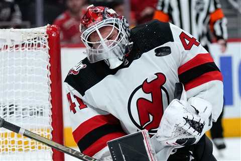 Vitek Vanecek shuts down Red Wings for another Devils win