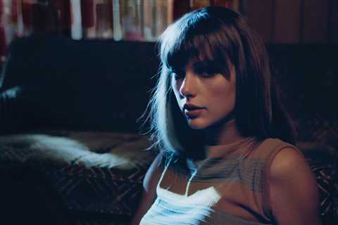 Taylor Swift Is Selling Digital Copies of ‘Midnights’ With Bonus Material… And You Only Have Hours..