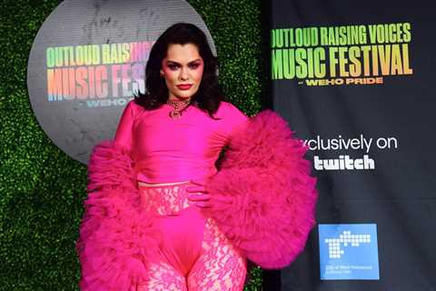 Pregnant Jessie J Gets Real About Her Difficult First Trimester: ‘I Can’t Even Explain to You How..