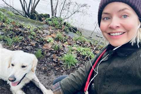 Holly Willoughby looks stunning in makeup free photo as she takes dog Bailey for a walk