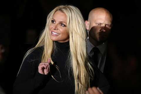 Here’s What’s Going On With Fans Calling The Police About Britney Spears’s Well-Being