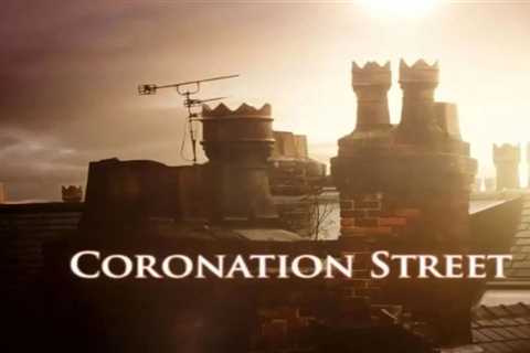 Coronation Street fans all say the same thing as show legend celebrates major milestone on set