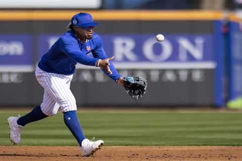 Francisco Lindor still adjusting to new MLB defensive rules: ‘Invisible wall’