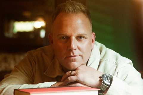 Here’s the ‘Story’: Matthew West Debuts at No. 1 on Top Christian Albums