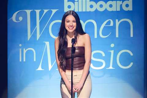 Olivia Rodrigo Presents the Visionary Award to Lana Del Rey At the 2023 Billboard Women In..