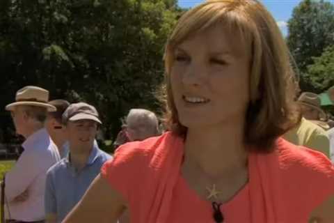 Antiques Roadshow guest throws hands in the air as Fiona Bruce knocks into £50k Star Wars item