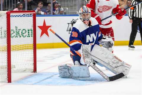 Ilya Sorokin puts on show for Islanders with dad in stands