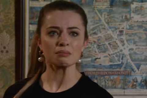 Coronation Street fans slam police and demand resignation as they leave Daisy to be terrorised