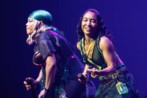 TLC & Shaggy to Embark on Hot Summer Nights Tour With Special Guests En Vogue & Sean Kingston: See..