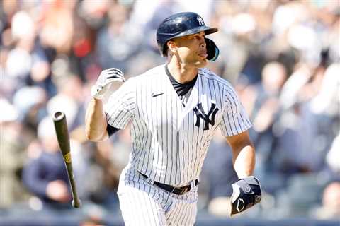 Giancarlo Stanton crushes mammoth 485-foot home run for Yankees
