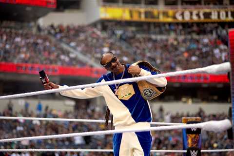 Watch Snoop Dogg Viciously Drop the People’s Elbow on The Miz at WrestleMania 39