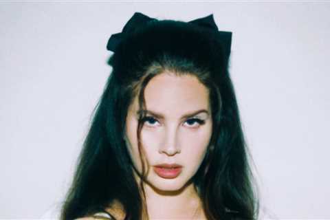Lana Del Rey Snags U.K. No. 1 With ‘Ocean Blvd’