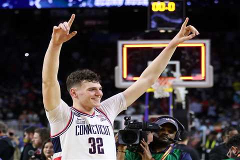2023-24 NCAA championship odds: UConn opens as favorite to repeat
