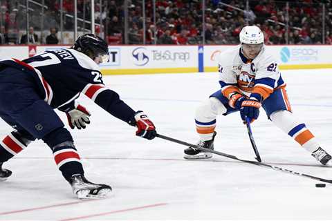 Islanders invite calamity into playoff picture with blowout loss to Capitals