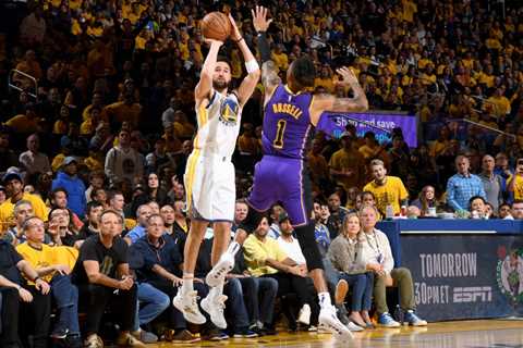 Klay Thompson puts on show as Warriors destroy Lakers in Game 2