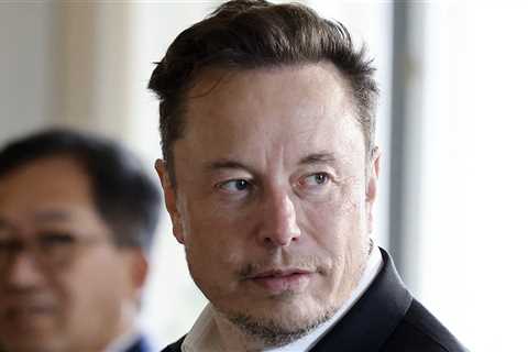 Elon Musk Says Student Unjustly Punished for Opposing Biological Male in Girls' Locker Room