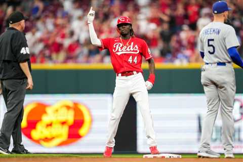 Elly De La Cruz rockets 112 mph double for first MLB hit in Reds debut