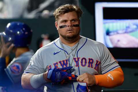 How struggling Daniel Vogelbach is approaching being Mets’ lightning rod