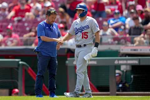 Clayton Kershaw irked by Reds manager’s move that led to Austin Barnes’ injury