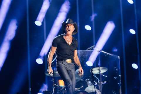 Tim McGraw Speaks Out Against Concertgoers Who Throw Things at Artists: ‘You Could Really..