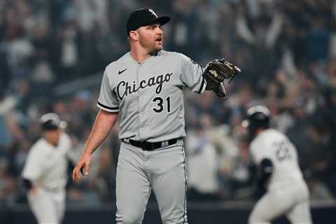 White Sox closer Liam Hendriks undergoes Tommy John surgery after cancer comeback