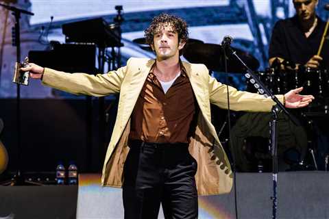 The 1975’s Matty Healy Appears to Make Fun of Malaysian ‘Ban’ During Lollapalooza Set: ‘You Want My ..