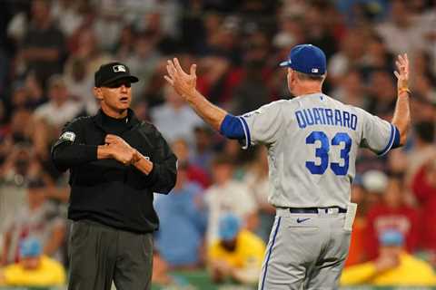 Royals manager Matt Quatraro ejected as suspect call immediately leads to Red Sox win