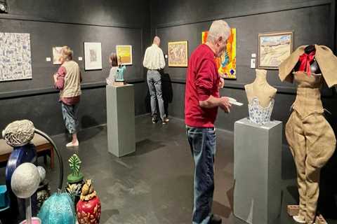 Discounts at Art Galleries in Hays County: What International Organizations Offer