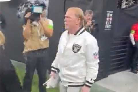 Raiders’ Mark Davis comes out to ‘thank you’ chants after firing Josh McDaniels