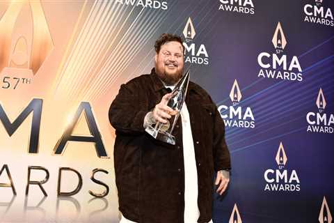 Jelly Roll Drops & Shatters His New Artist of the Year Trophy at the 2023 CMA Awards