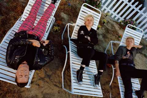 Green Day’s ‘The American Dream Is Killing Me’ Tops Rock & Alternative Airplay Chart