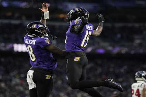 Ravens’ Lamar Jackson exorcises playoff demons, dominates Texans