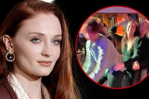 Sophie Turner's Fans Rally To Her Defense After Mom-Shaming Comments