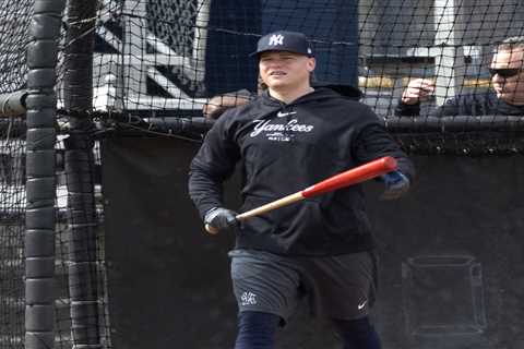 Clean-shaven Alex Verdugo seen in Yankees gear for first time since Red Sox trade